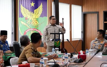 Kepala Kantor Staf Presiden (KSP) Letnan Jenderal TNI (Purn.) A.M. Putranto