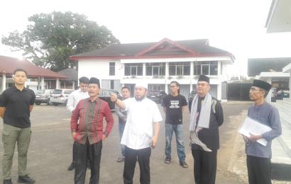 Ketua Badan Musyawarah Adat (BMA) Provinsi Bengkulu, Drs. H. S. Effendi, M.S, menghadiri pertemuan bersama Gubernur di Balai Raya Semarak.
