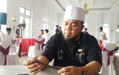Gubernur Helmi Hasan di Balai Raya Semarak. 