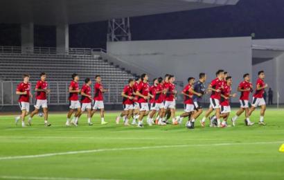 Kluivert Coret 7 Pemain Timnas Indonesia Jelang Lawan China di Kualifikasi Piala Dunia 2026