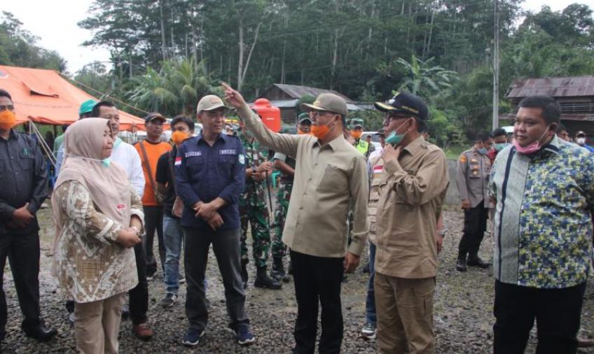 Gubernur Rohidin Mersyah 