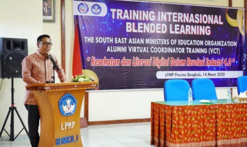  Dedy Ermansyah saat membuka secara resmi kegiatan Training International Blended Learning