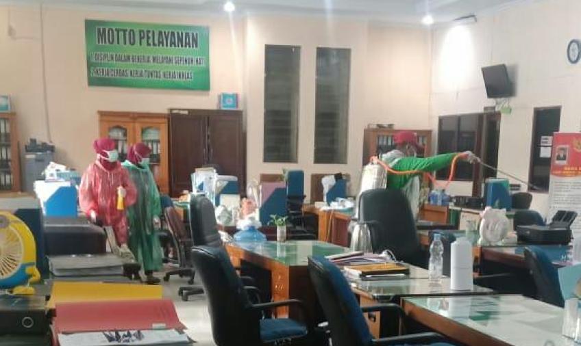 Saat lakukan penyemprotan di Pemda Provinsi Bengkulu 