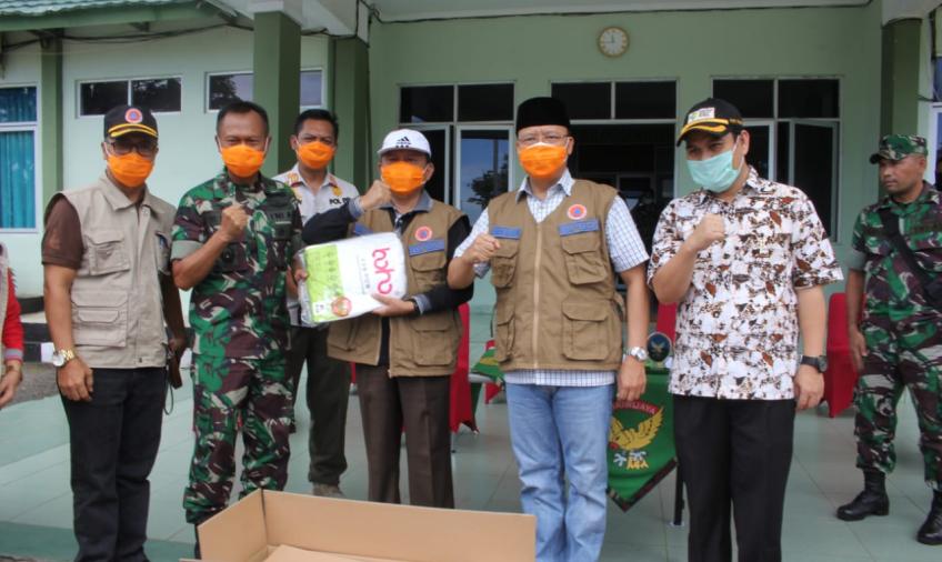 Gubernur Rohidin Mersyah 