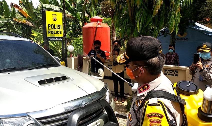 Saat Lakukan Penyemprotan Cairan Disenfektan