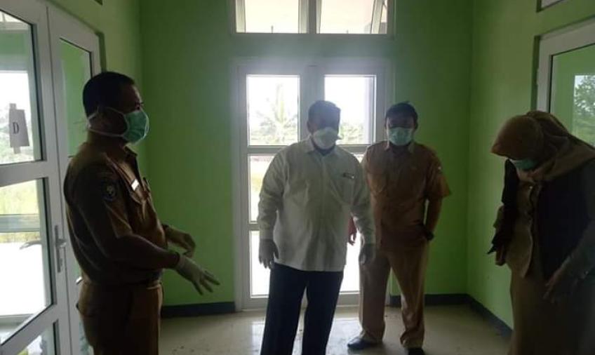 Saat meninjau di RSUD Mukomuko 