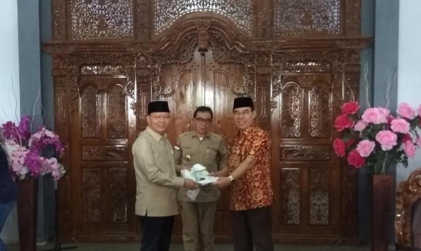 Gubernur Rohidin Mersyah 