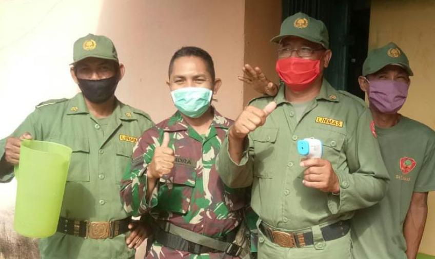 Babinsa Koramil Sengah Temila Jadikan Linmas Desa Pelopor Prokes