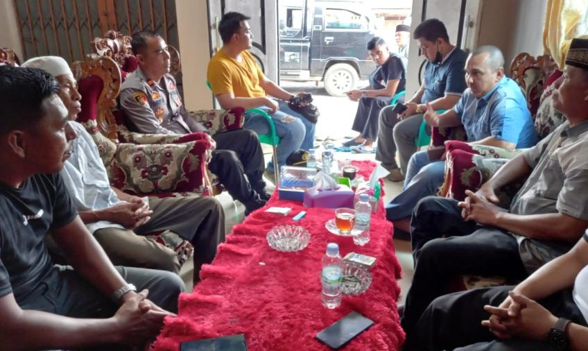 Kapolres RL Temui Keluarga Korban Pembunuhan Sadis Untuk Mediasi dan Pastikan Situasi Kondusif