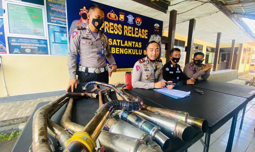 Satlantas Polres Bengkulu Utara Jaring Puluhan Knalpot Racing 