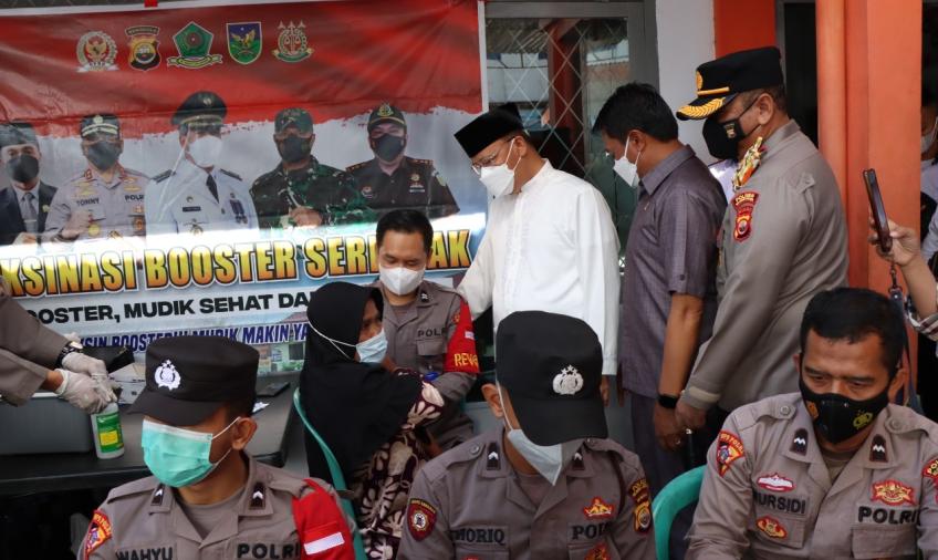 Gubernur Tinjau Gerai Vaksinasi Polres Rejang Lebong