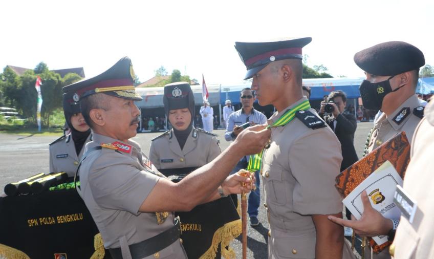 Kapolda Bengkulu Lantik 301 Siswa SPN Polda Bengkulu Jadi Anggota Polri