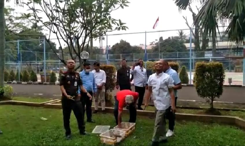 Kajati DKI Jakarta melepas burung