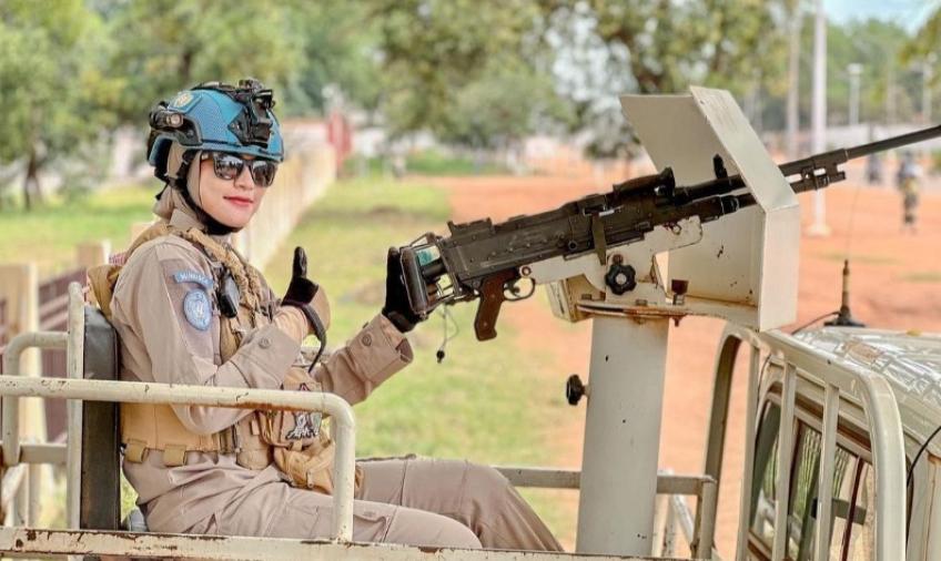 Sambut Hari Polwan, Briptu Nina Polda Bengkulu Persembahkan Medali United Nations dari PBB