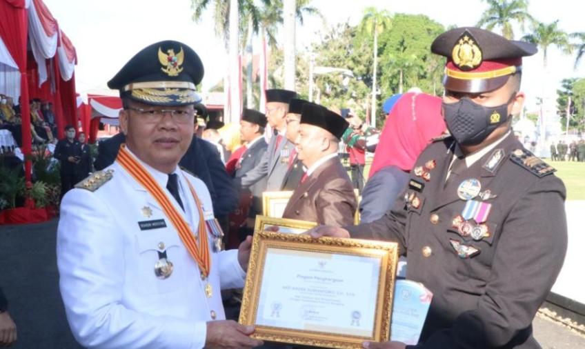 HUT RI ke-77, Polda Bengkulu Terima Penghargaan dari Gubernur Bengkulu 