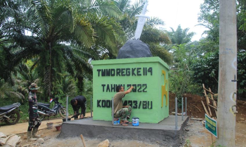 Tugu Prasasti TMMD 114 Persen Berdiri Gagah Perkasa