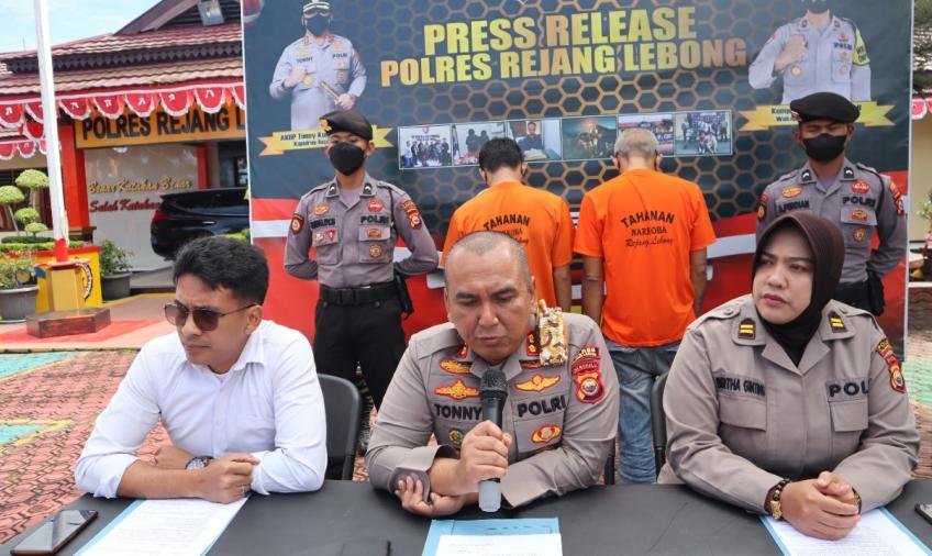 Pelaku Saat Diamankan Di Polres Rejang Lebong