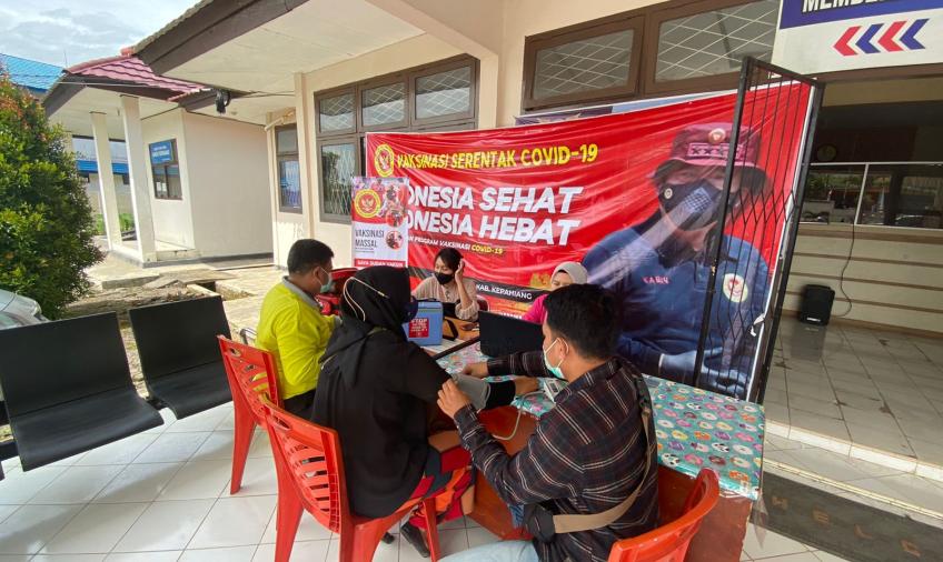 CEGAH PENYEBARAN COVID-19 SUBVARIAN OMICRON CENTAURUS, BINDA BENGKULU GELAR VAKSINASI SERENTAK DI SELURUH KABUPATEN DAN KOTA