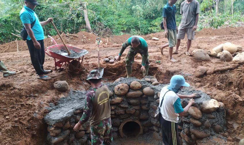 Satgas TMMD Pasang gorong gorong