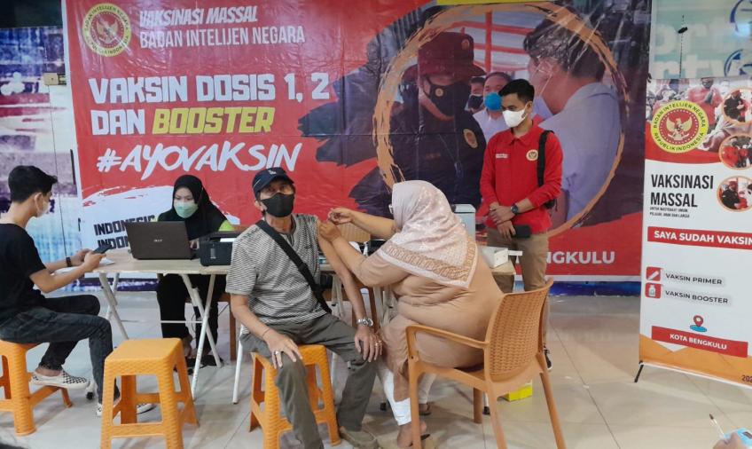 BINDA Bengkulu Saat Gelar Vaksinasi di Hari Libur
