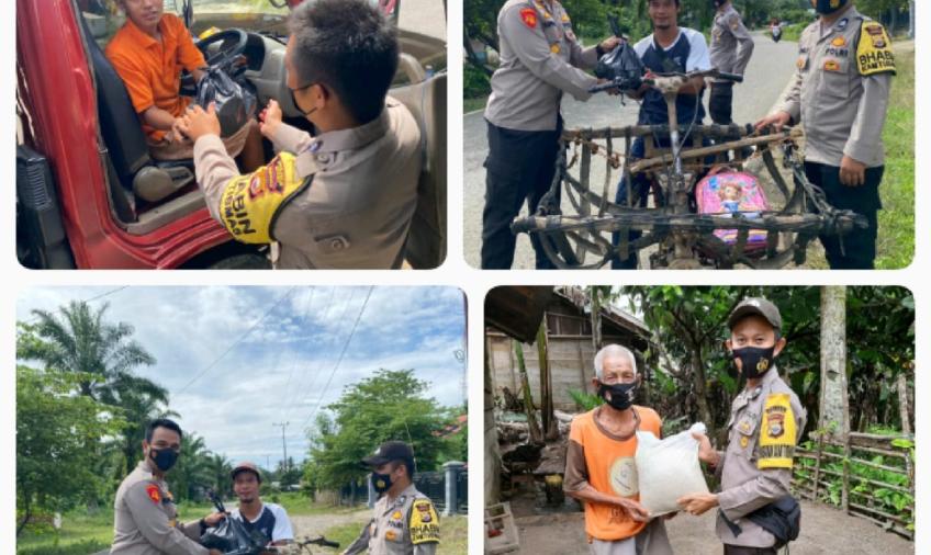 Pembagian paket sembako ShareFacebookTwitterWhatsApp