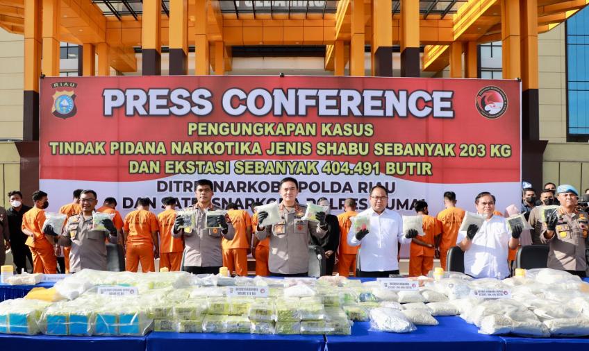 Polda Riau saat rilis