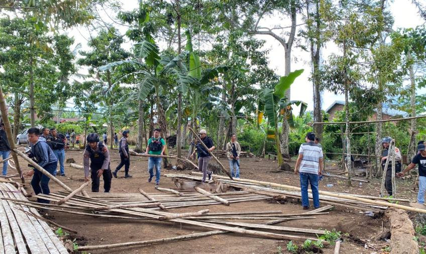 Tempat judi sabung ayam dimusnahkan