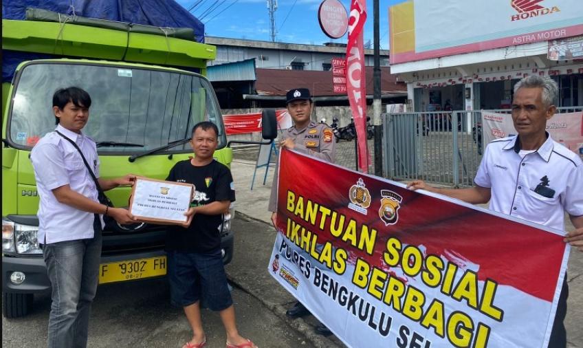 Polres BS menyalurkan bantuan