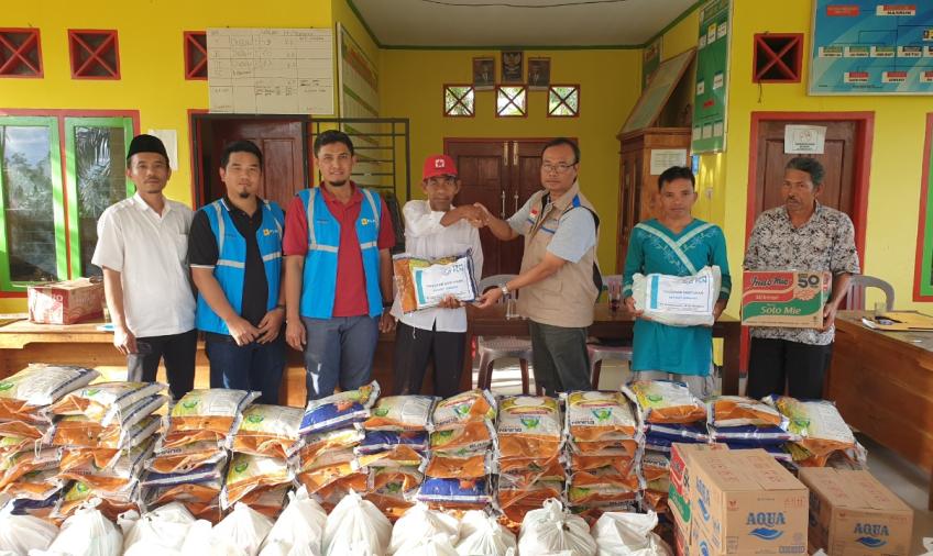 YBM PLN UPDK Bengkulu Bantu Korban Banjir Desa Genting