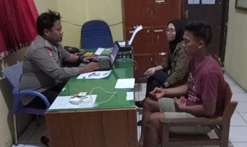 Kakak Korban Dan Korban Saat Melapor ke Polsek kota manna