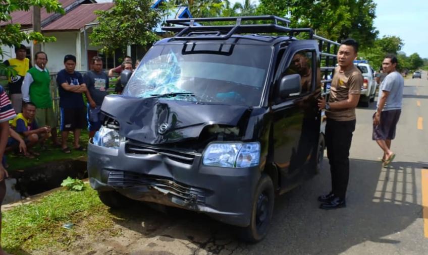 Lakalantas di BS, Grand Max Tabrak Suzuki Spin