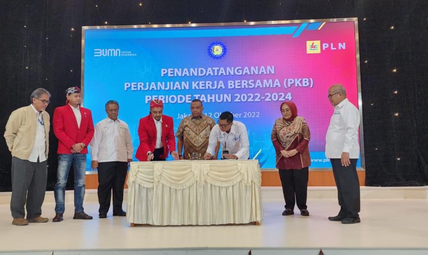 Setelah Menanti 10 Tahun, Manajemen dan Serikat Pekerja PLN Akhirnya Teken Perjanjian Kerja Bersama 