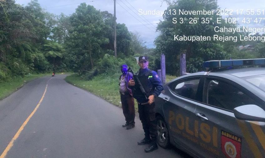 Patroli Sinergitas TNI-Polri di Jalur Lintas Sindang Kelingi-Padang Ulak Tanding