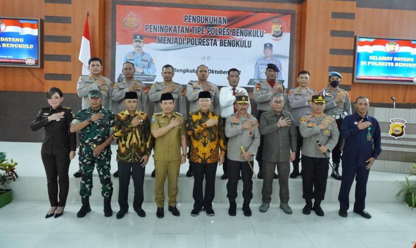 Forkopimda saat berfoto bersama
