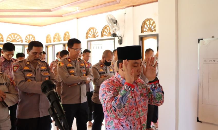 Turut Berdukacita, Polres Mukomuko Gelar Shalat Gaib dan Doa Bersama Untuk Korban Gempa Cianjur