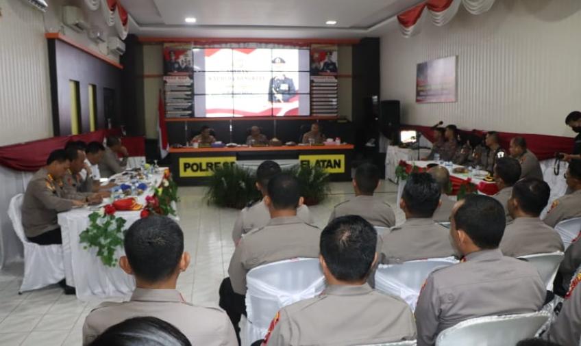  Kapolda Bengkulu Irjen Pol. Drs. Agung Wicaksono, M.Si didampingi Ketua Bhayangkari Daerah Bengkulu beserta rombongan melaksanakan kunjungan kerja di Polres Bengkulu Selatan