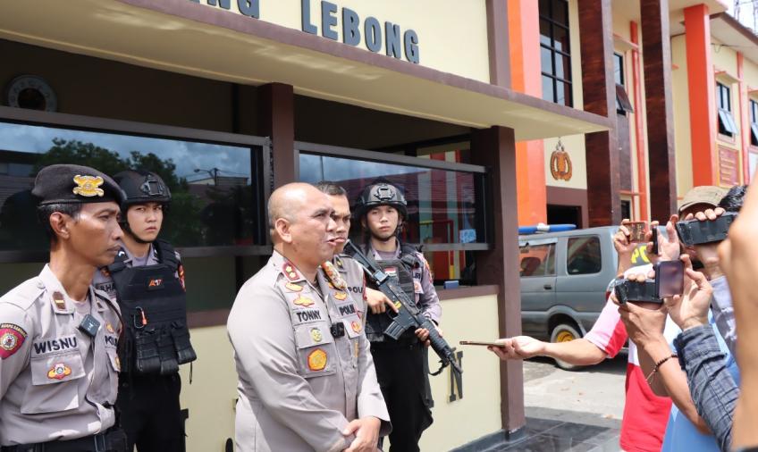 Kapolres Rejang Lebong AKBP Tonny Kurniawan saat memberikan keterangan kepada wartawan