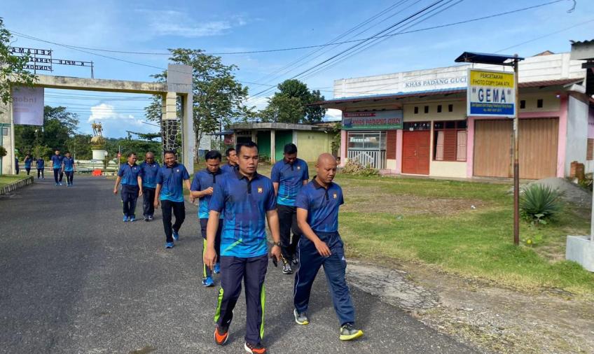 Olahraga Bersama, Polres Kaur Gelar Jalan Santai