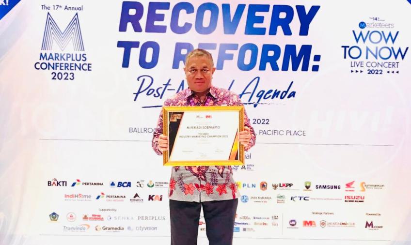 “JNE Raih Penghargaan "The Best Industry Marketing Champion 2022 Logistics Category”