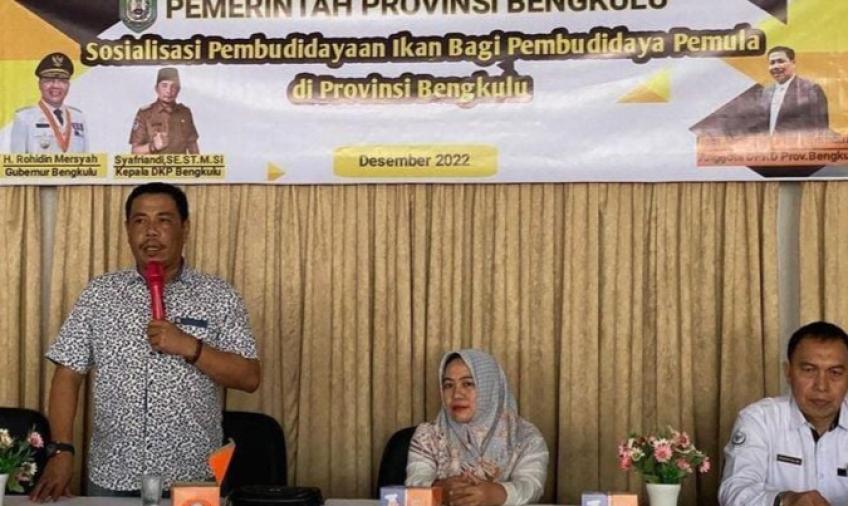 Salurkan Bantuan, Anggota Dewan Usin Hanura Dorong Masyarakat Tingkatkan Budidaya Perikanan