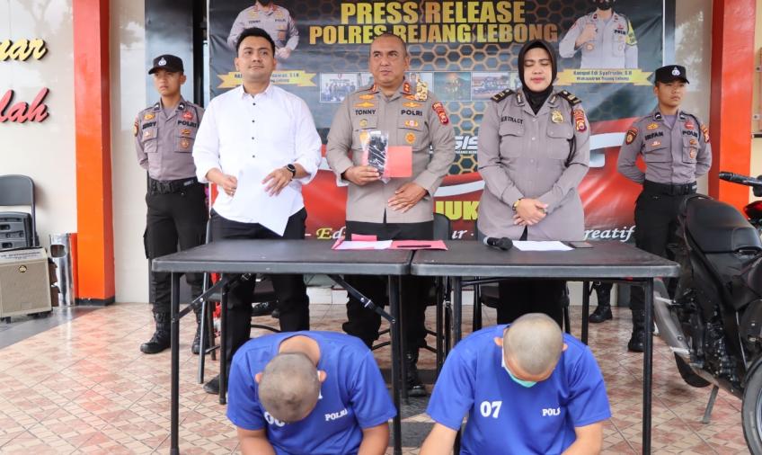 Nampak terduga pelaku saat press release