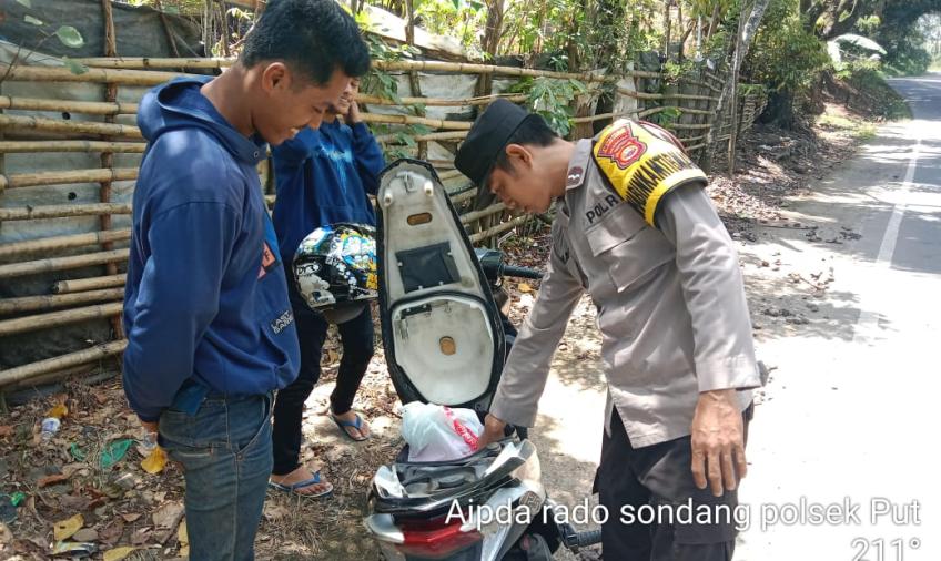 Razia, Polsek Padang Ulak Tanding Periksa Warga dan Kendaraan yang Melintas