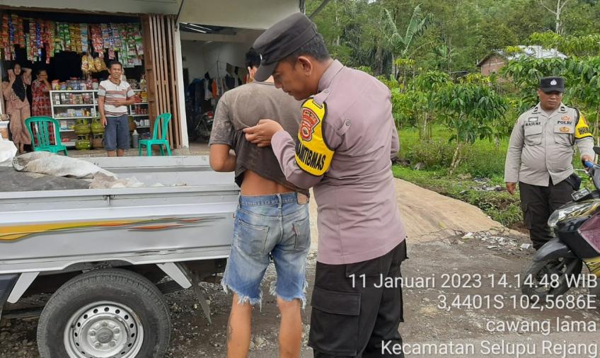 Antisipasi Tindak Pidana, Polsek Curup Razia Sajam dan Senpi