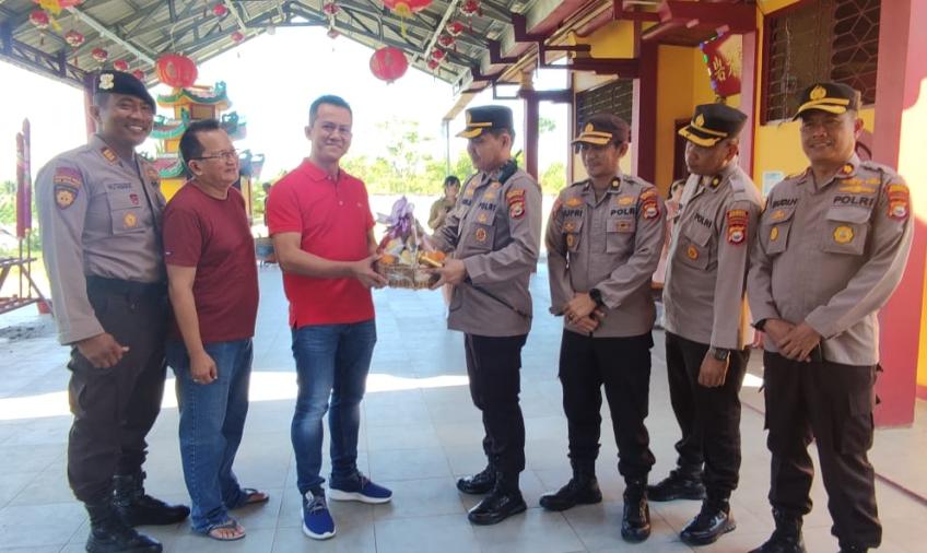 Ucapkan Selamat Tahun Baru Imlek, Kapolresta Bengkulu Anjangsana ke Klenteng Air Suci