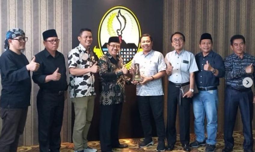 Bahas Fasilitasi Penyelenggaraan Pesantren, Bapemperda DPRD Provinsi Studi Banding ke Jawa Barat