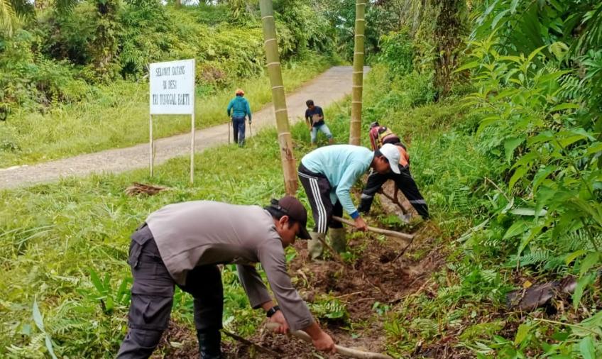 Masyarakat Gelar Gotong Royong