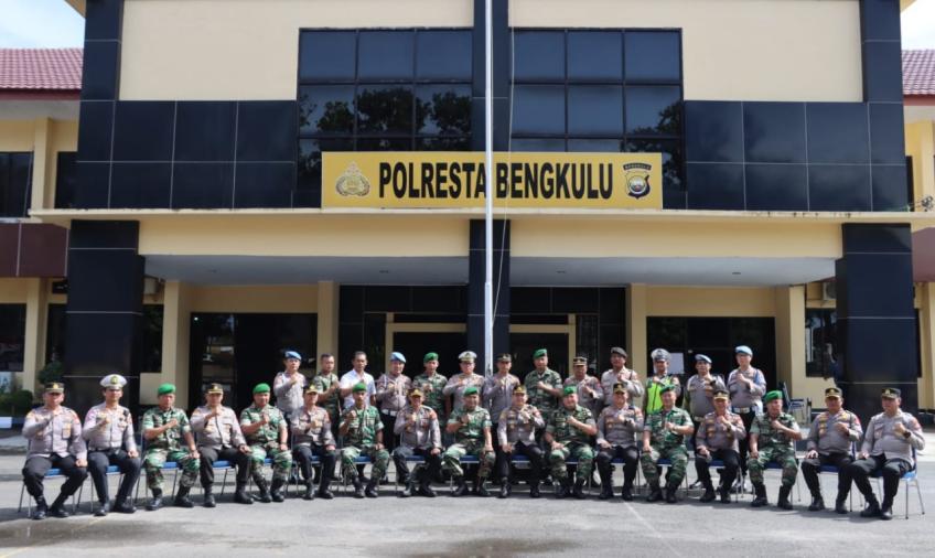 Kapolresta dan Dandim 0407 Pimpin Apel Perdana di Mapolresta Bengkulu