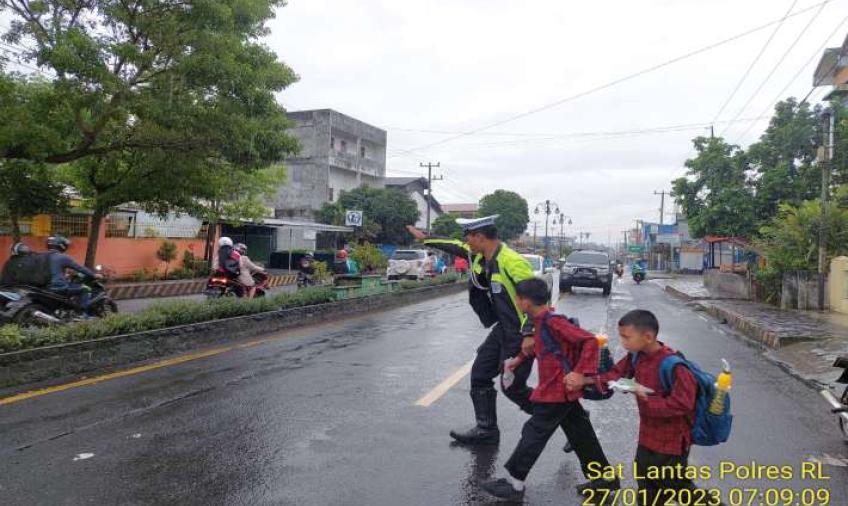 Polres RL Gelar Pengaturan di Titik Rawan Macet dan Kecelakaan