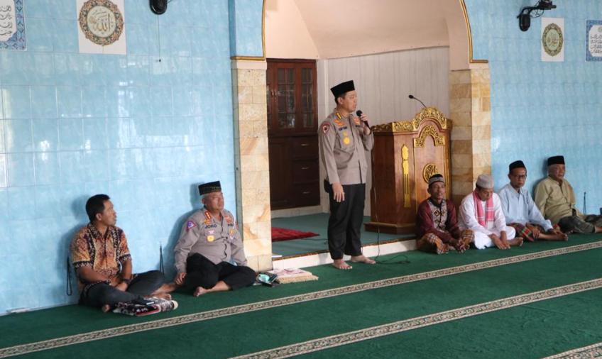Irwasda Polda Bengkulu Ajak Warga Tingkatkan Interaksi Dengan Kepolisian Melalui Jumat Curhat