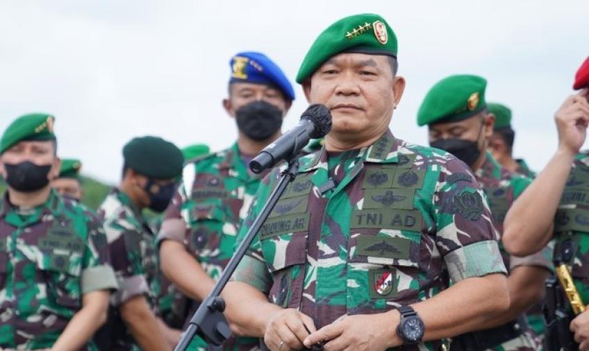 Kepala Staf Angkatan Darat ( KSAD ) Jenderal Dudung Abdurachman